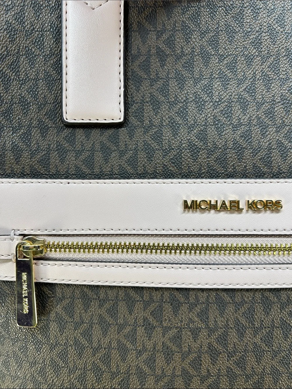 9508 Michael Kors Brown Tote with Pale Pink Trim and Matching Wristlet 269019508